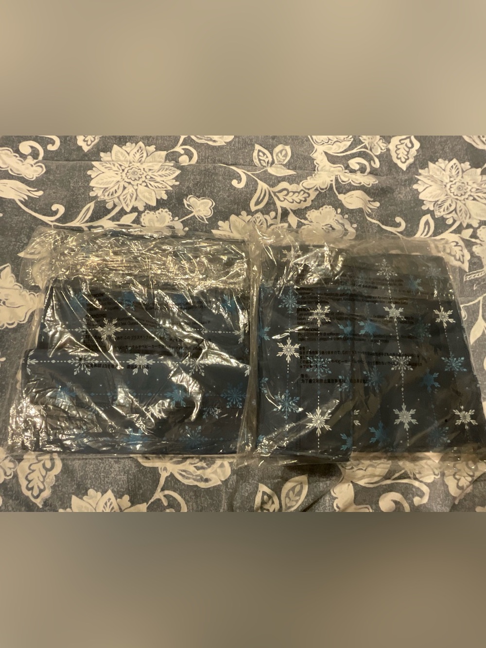 Lug Runner 2pc Tote Bags, Snowflake Navy - Picture 9 of 10